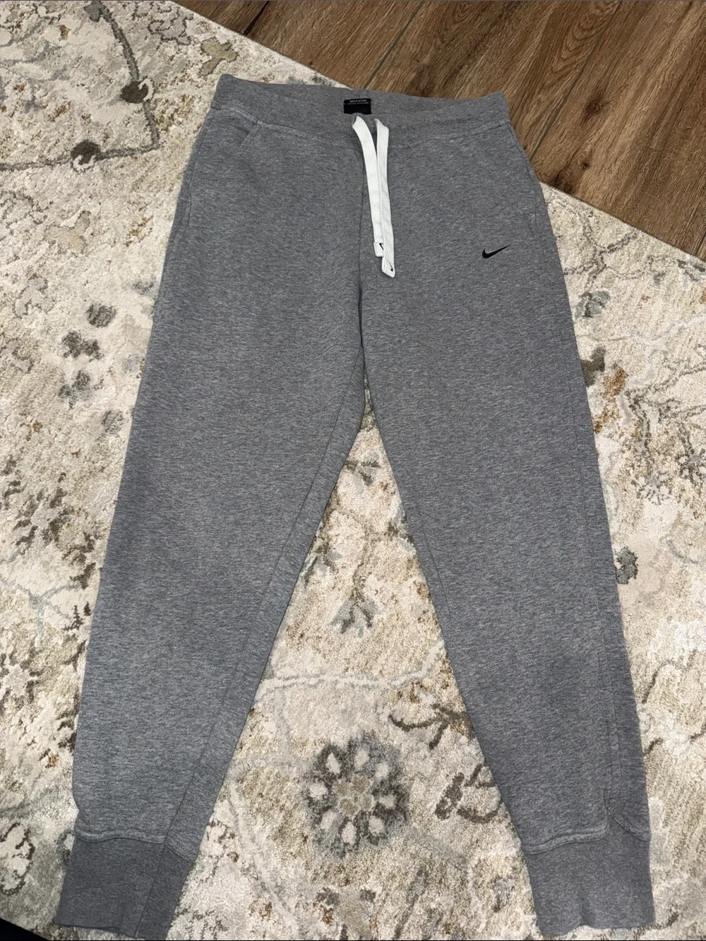 Nike women’s small Jogger Pants
